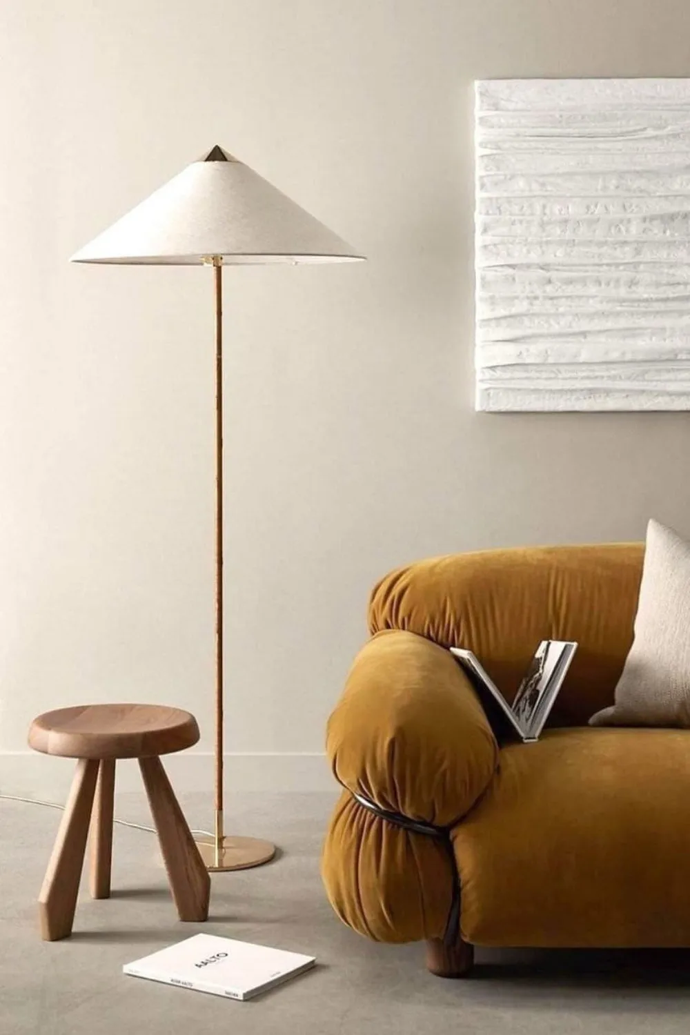 9602 Floor Lamp