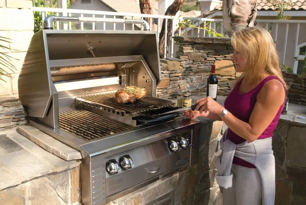 Alfresco: Grill Mounted Cooking Pod