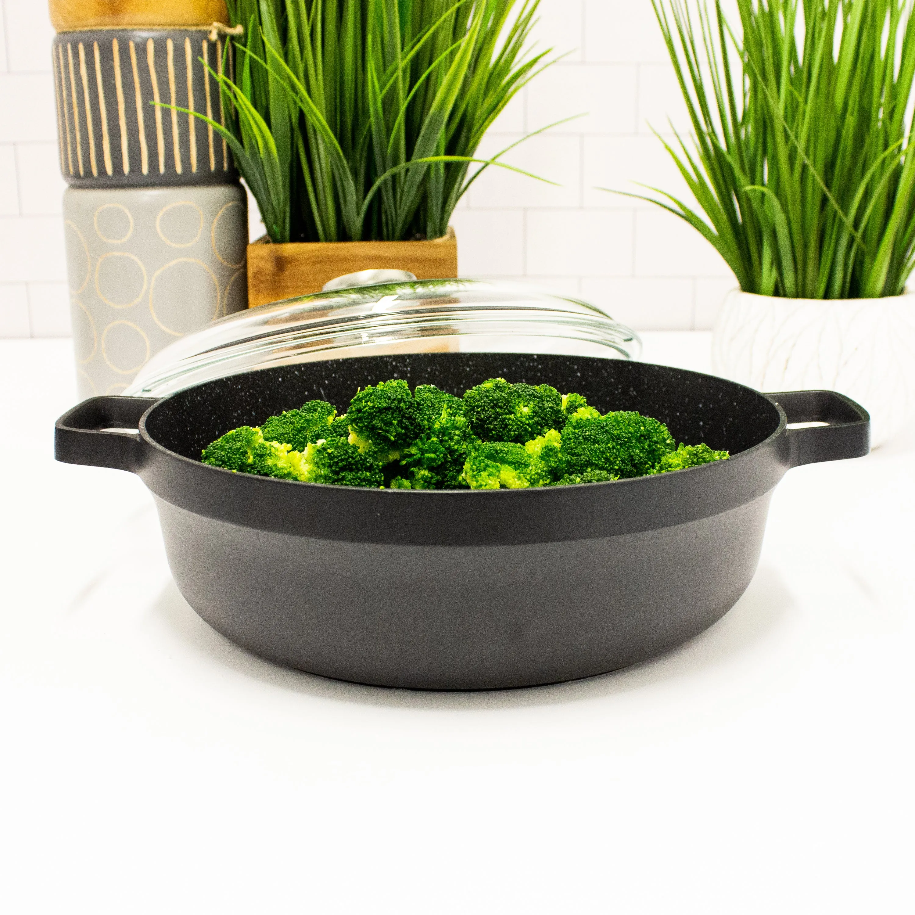 BergHOFF GEM 11" Non-stick Two-Handle Saute Pan 4.9Qt., Black, Glass Lid