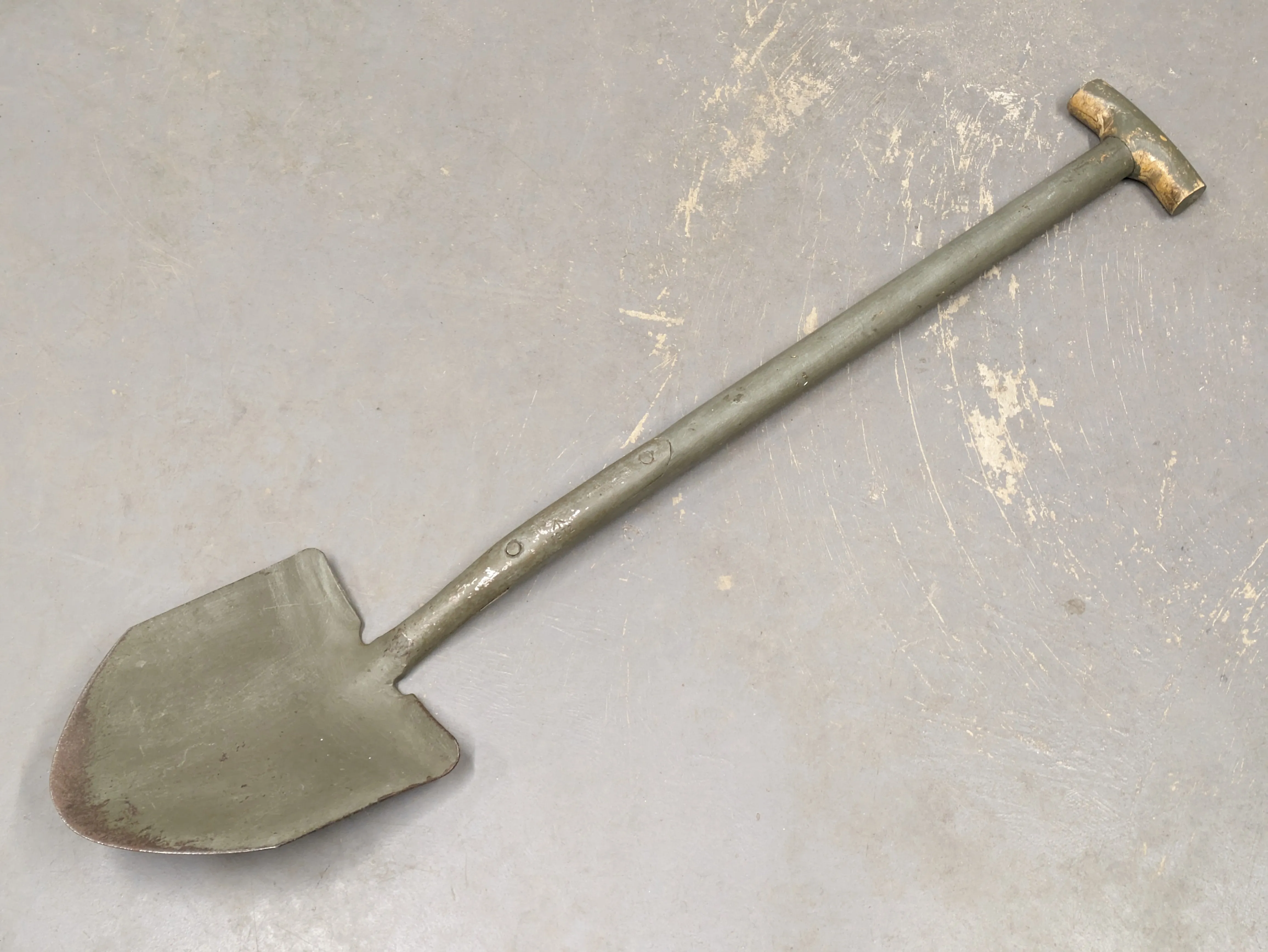 Bulldog 3 ft General Service Shovel - Dated 1972