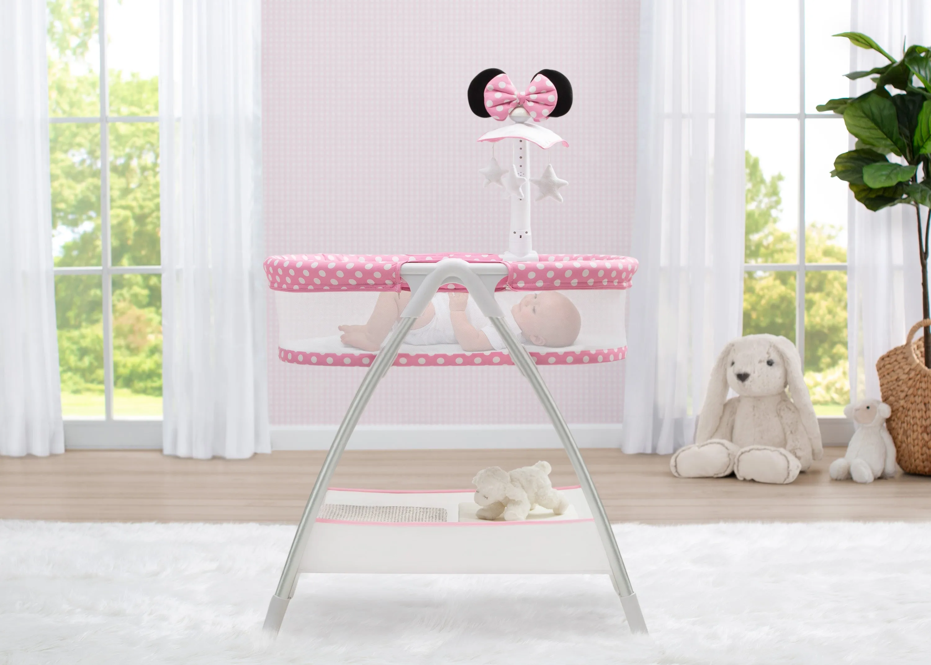 Minnie Mouse Bassinet