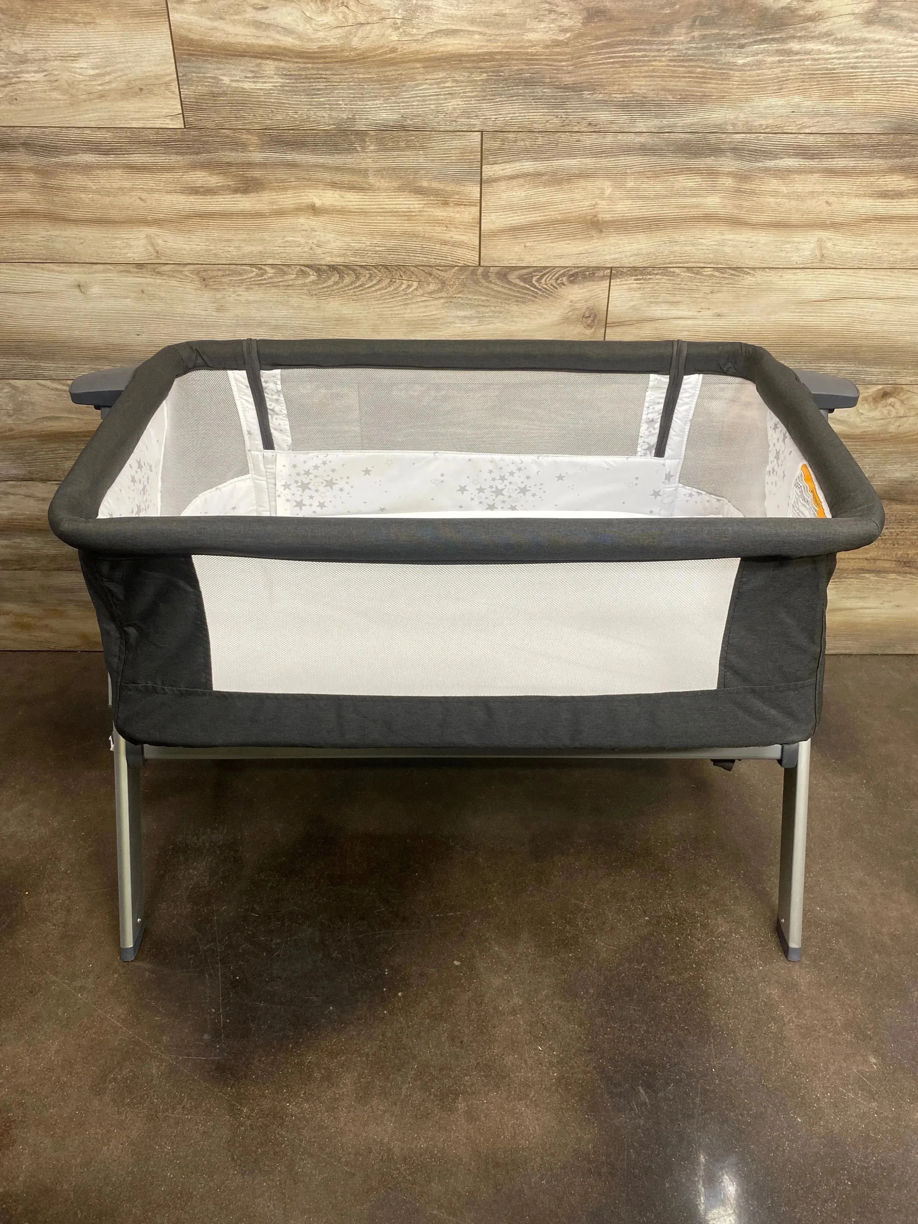 NEW Dream On Me Skylar Bassinet And Bedside Sleeper in Charcoal