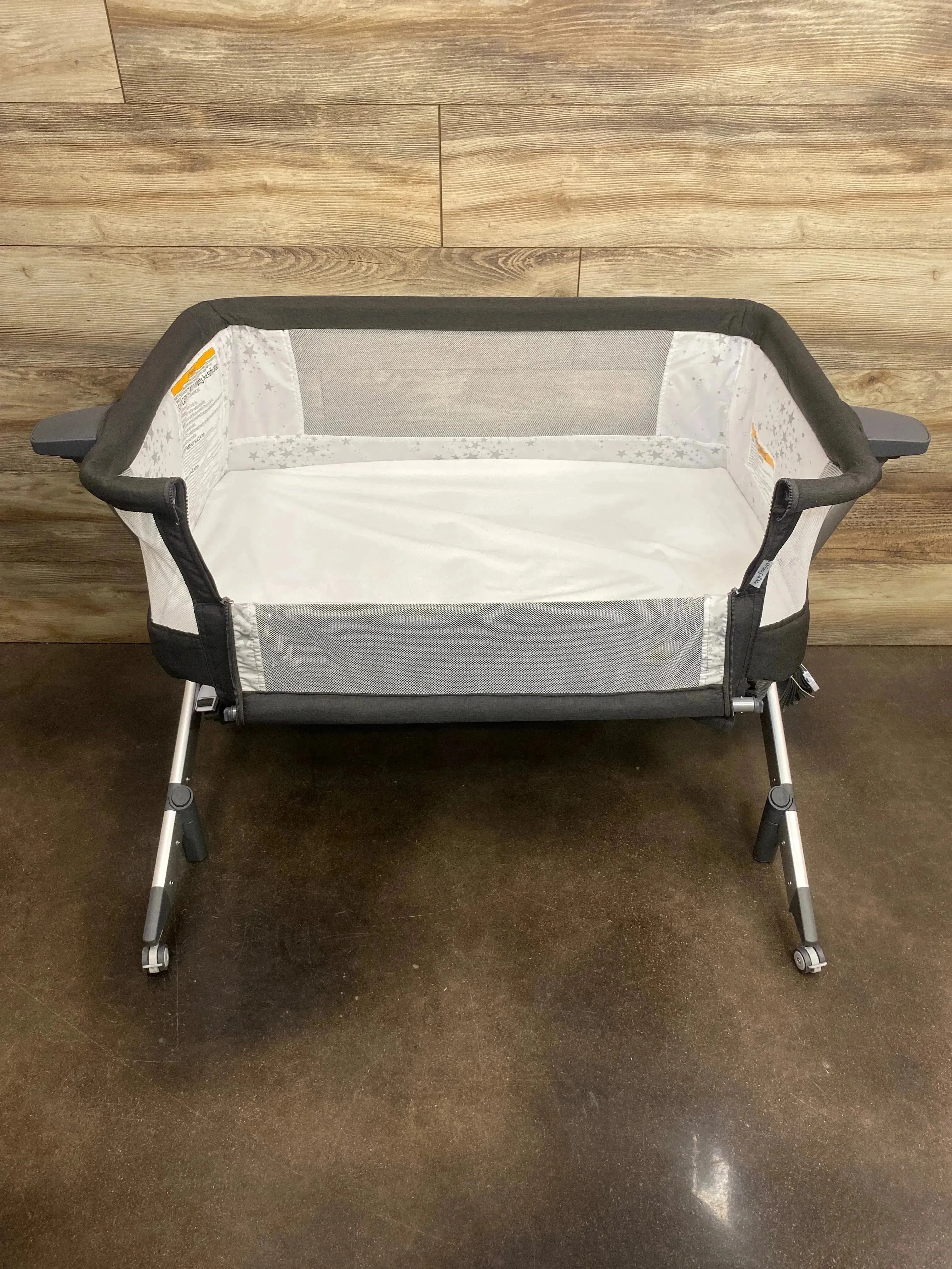 NEW Dream On Me Skylar Bassinet And Bedside Sleeper in Charcoal