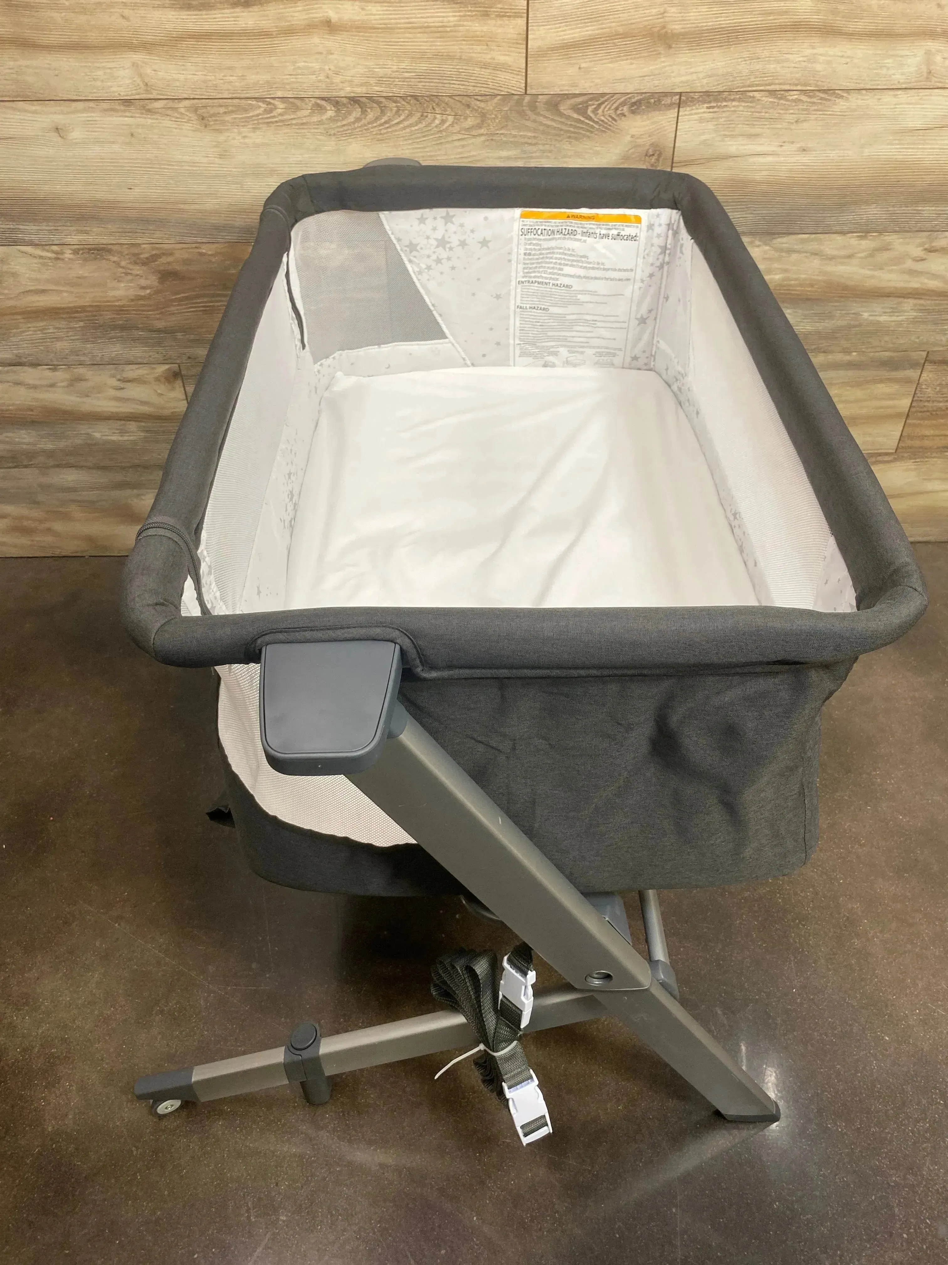 NEW Dream On Me Skylar Bassinet And Bedside Sleeper in Charcoal