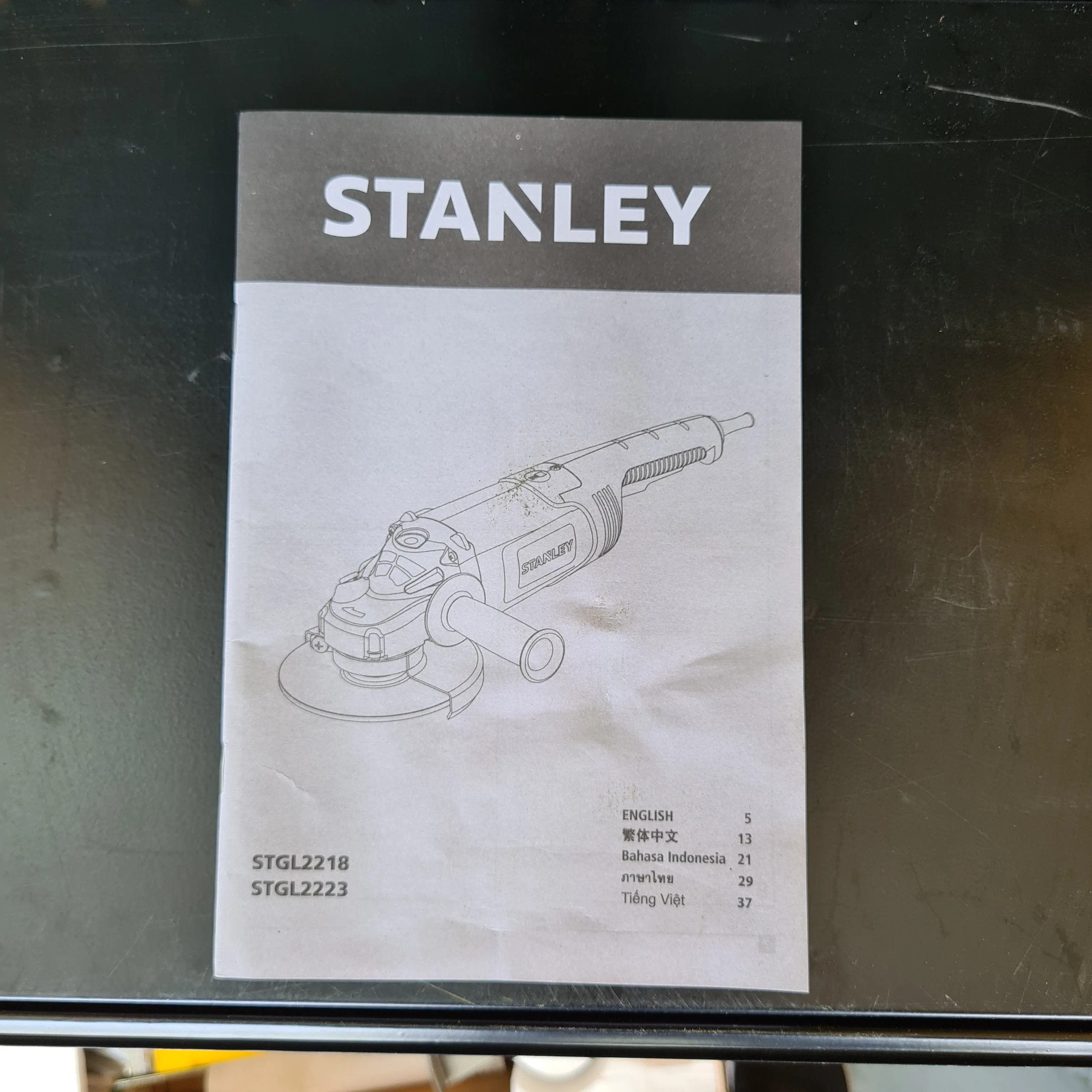 Stanley 7" 2200W 180mm Angle Grinder (Disc Grinding Machine) | Model : STGL2218-B1