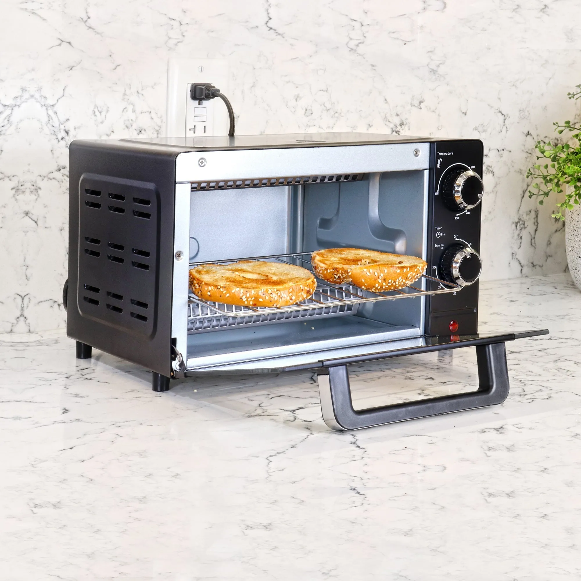 Total Chef 4-Slice Toaster Oven 1000W Black Compact Countertop Oven