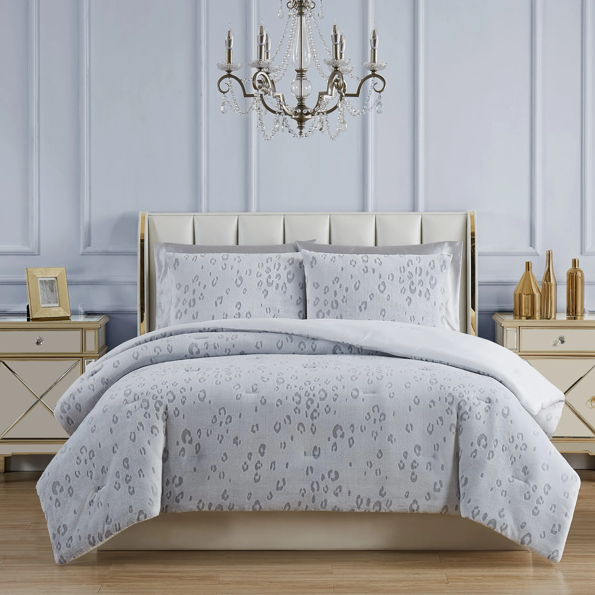 Valentina Comforter Set